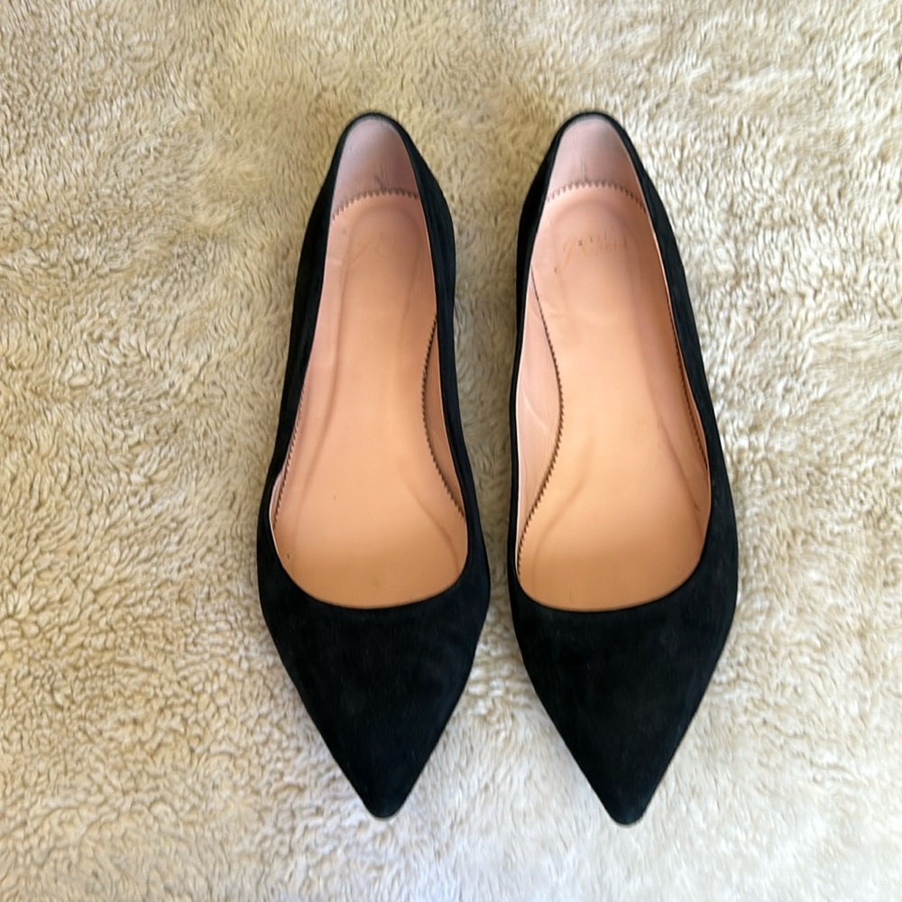 JCREW flats in suede. Pointed.